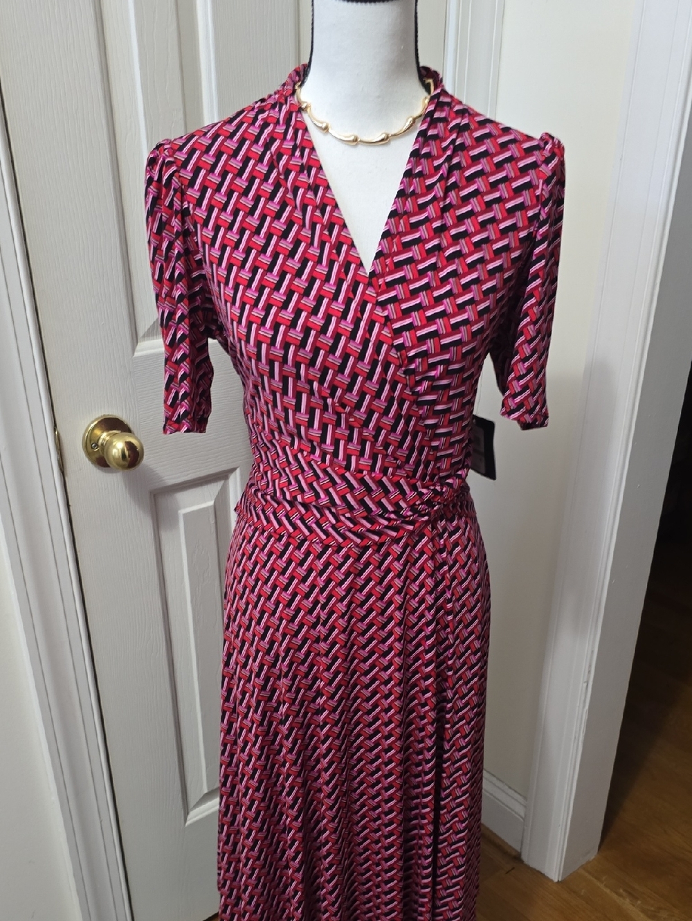 JH BRAND WOMEN'S PETITE SIZE RED AND BLACK SHORT SLEEVE DRESS SIZE 2P